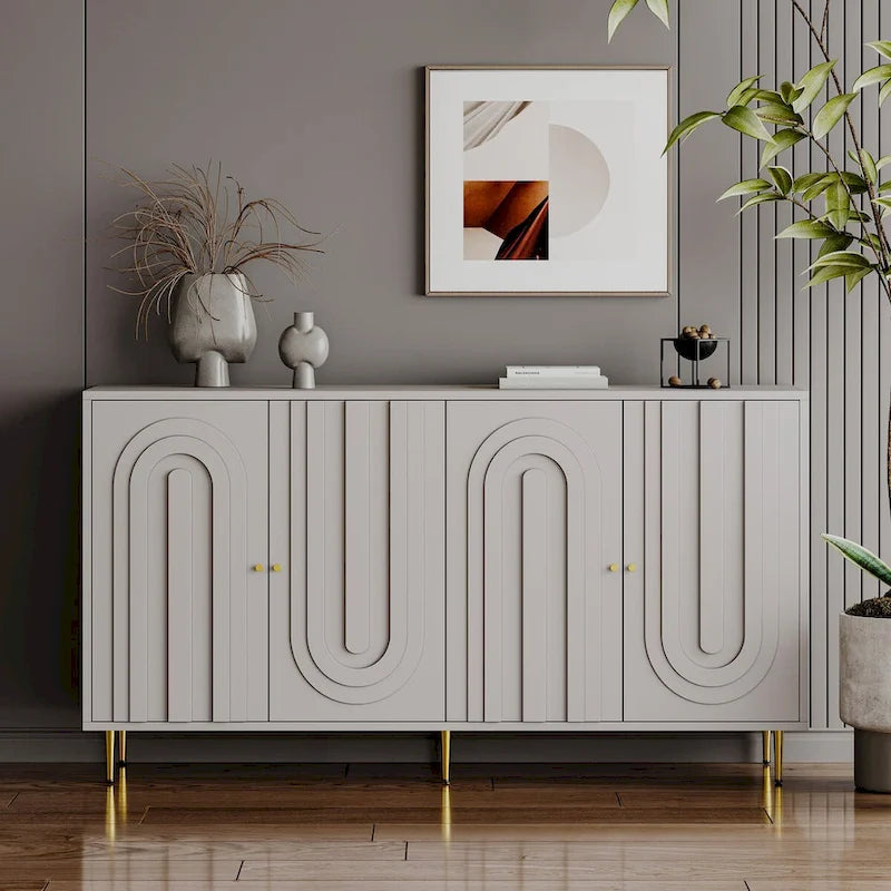 Buffet à 4 portes avec panneaux arqués et pieds dorés