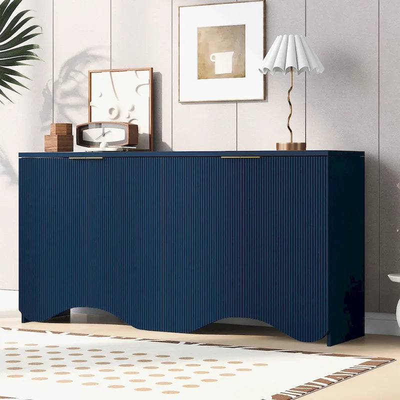 Buffet quatre portes à côtés striés avec poignées dorées et base ondulée, bleu blanc noir