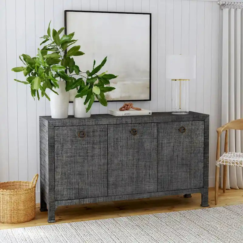 Buffet de rangement à 3 portes en raphia tressé gris anthracite avec poignées en anneau en laiton