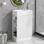 Petit meuble-lavabo de salle de bain avec évier en céramique et étagères ouvertes