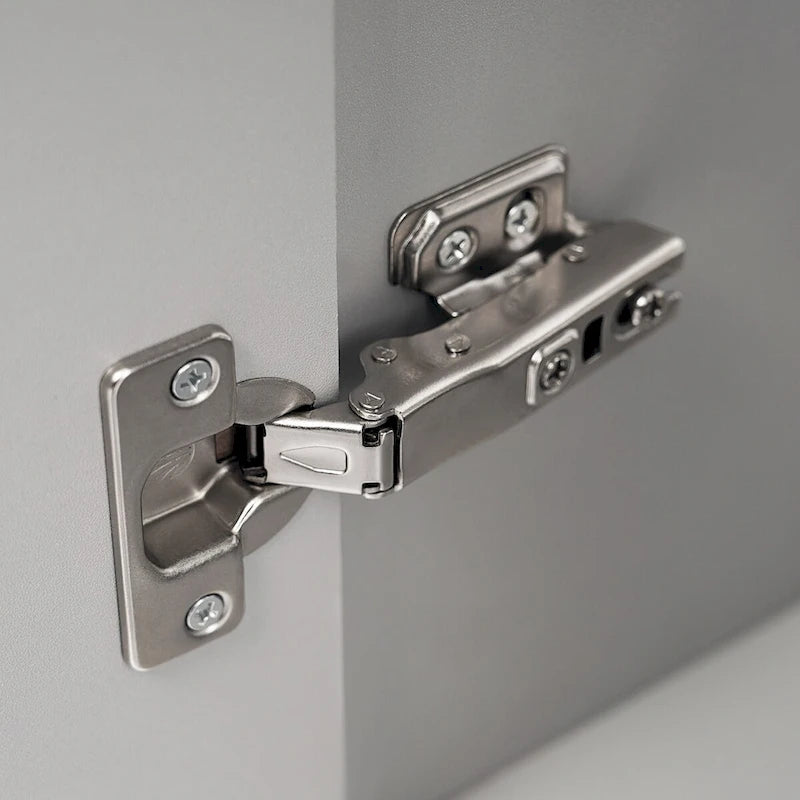 Petit meuble-lavabo de salle de bain avec évier en céramique et étagères ouvertes